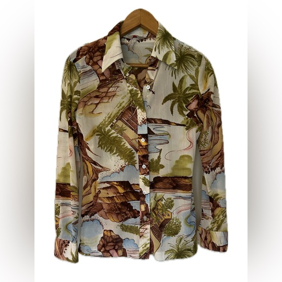 Lady Manhattan Tops - VTG. 1970s Lady Manhattan Button Down
